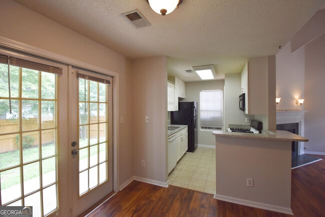 Building Photo - 115 S Fairfield Dr