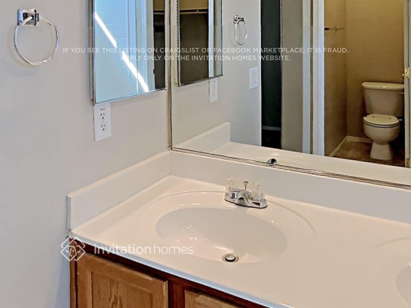 Building Photo - 6308 S 26th Dr