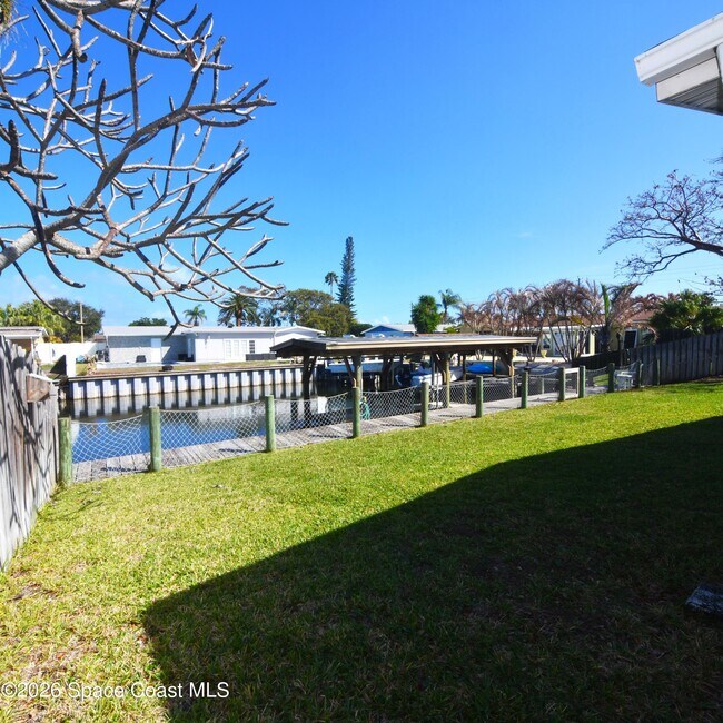 Building Photo - 405 Sparrow Dr