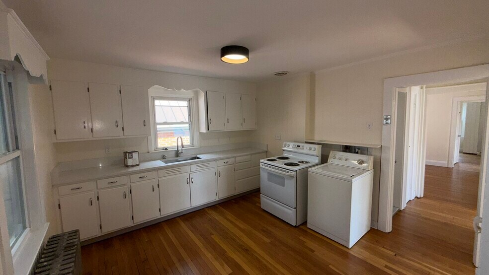 Building Photo - 3 Williston Rd