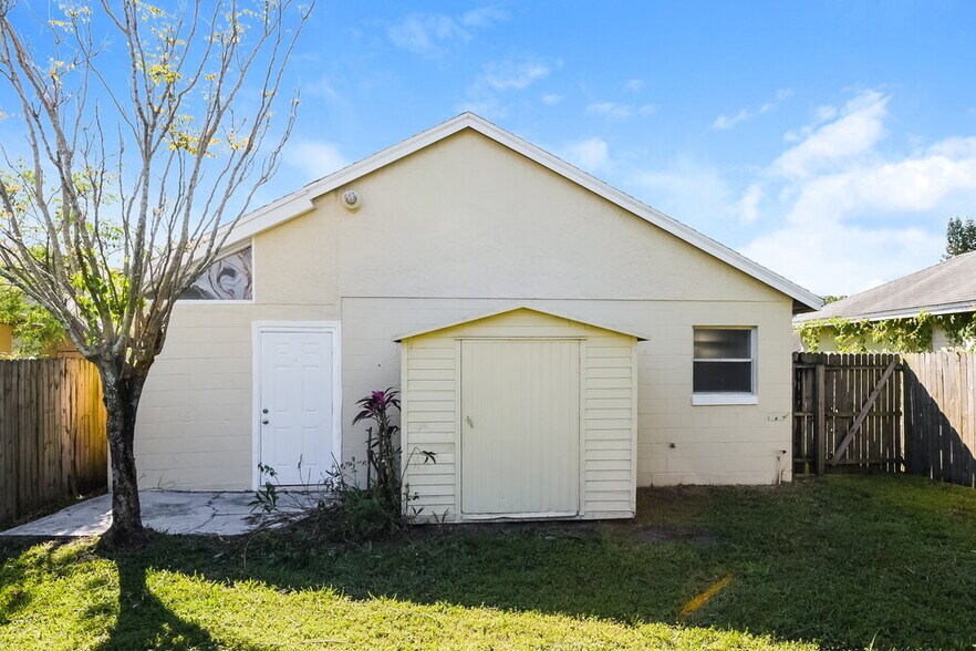 Building Photo - 7827 Farnsworth Ct