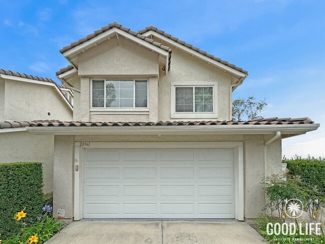 Building Photo - Fully Renovated End-Unit 3BD/2.5BA in Lake Forest with Views, Private Yard & 2-Car Garage