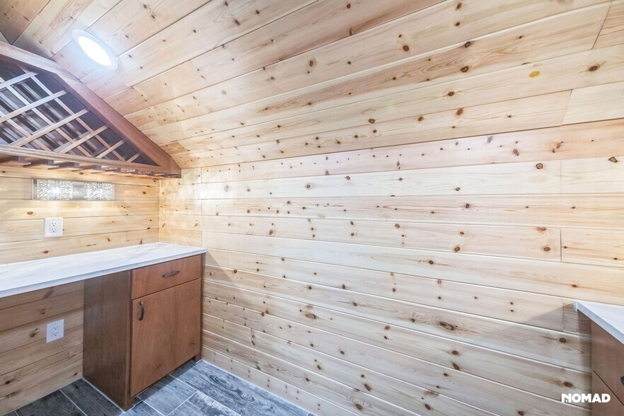 Building Photo - 1420 Palomino Trail