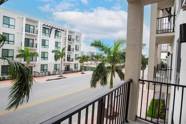 Building Photo - 8167 NW 41st St