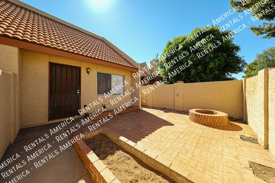 Building Photo - 4120 W Calavar Rd