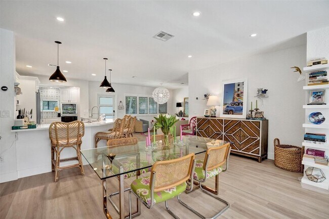 Building Photo - 3206 Robbins Rd