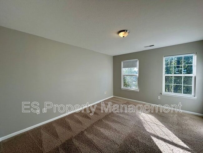 Building Photo - 5363 Shamus Dr