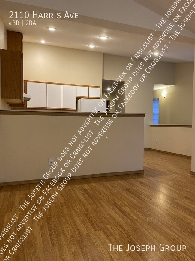 Building Photo - 2110 Harris Ave