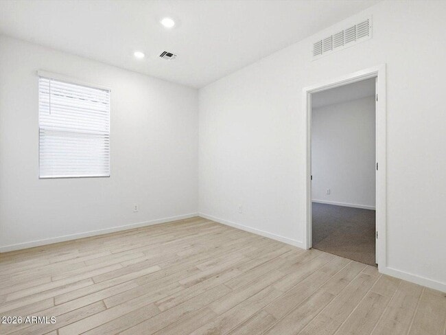Building Photo - 15875 W Cottontail Ln