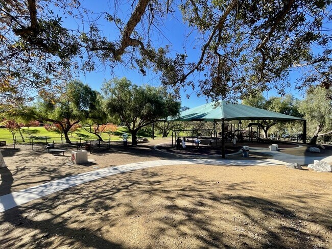 Building Photo - Codorniz Way