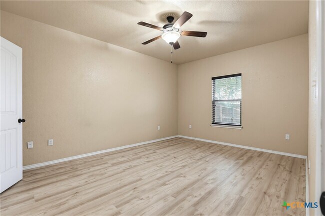 Building Photo - 1014 Tripp Ln