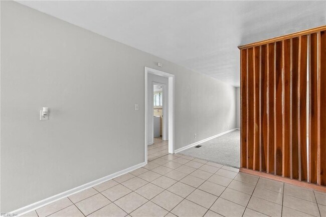 Building Photo - 4910 Johnson Ave