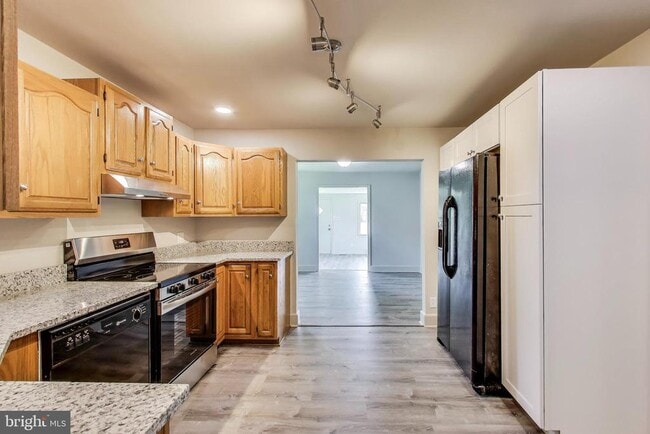 Building Photo - 8349 Bear Creek Dr
