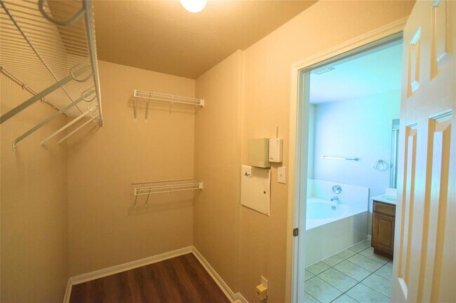 Building Photo - 102 Newport Landing Pl
