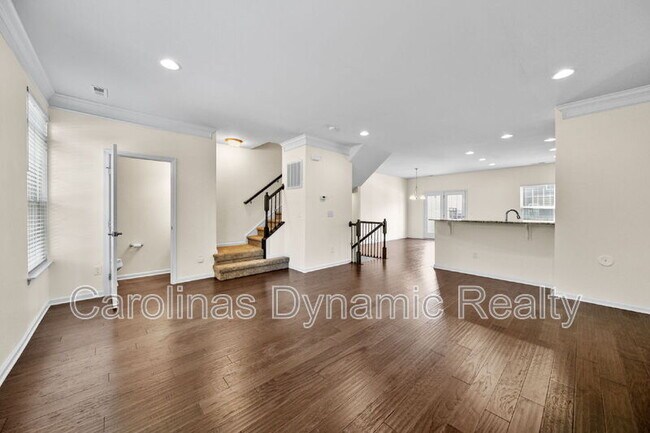 Building Photo - 4061 Zilker Park Dr