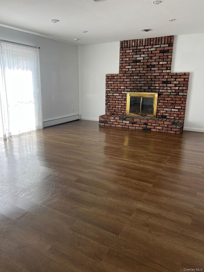 Building Photo - 375 Marlborough Rd