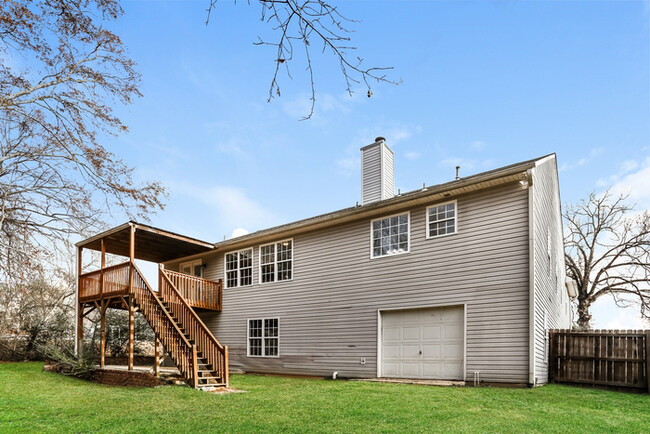 Building Photo - Spacious 4-Bedroom Home