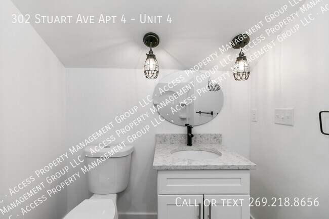 Building Photo - 302 Stuart Ave