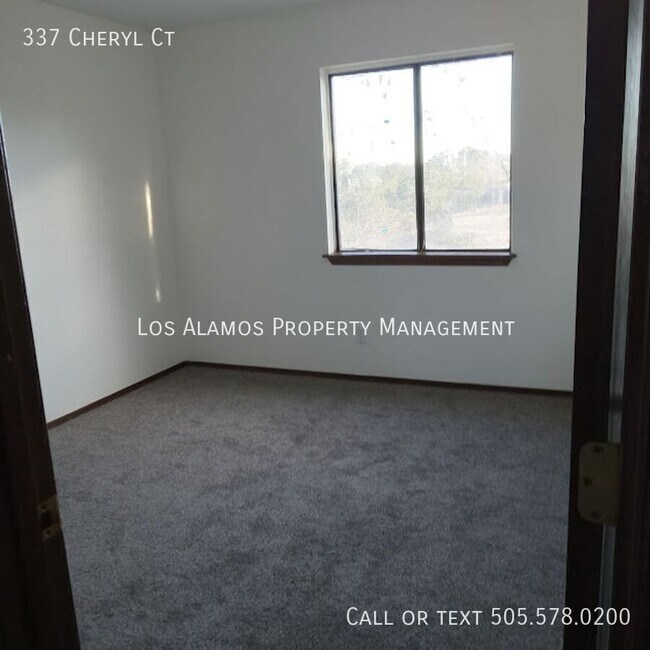 Building Photo - 337 Cheryl Ct