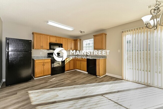 Building Photo - 3 Bedroom Pet-Friendly Home in ELLENWOOD, ...