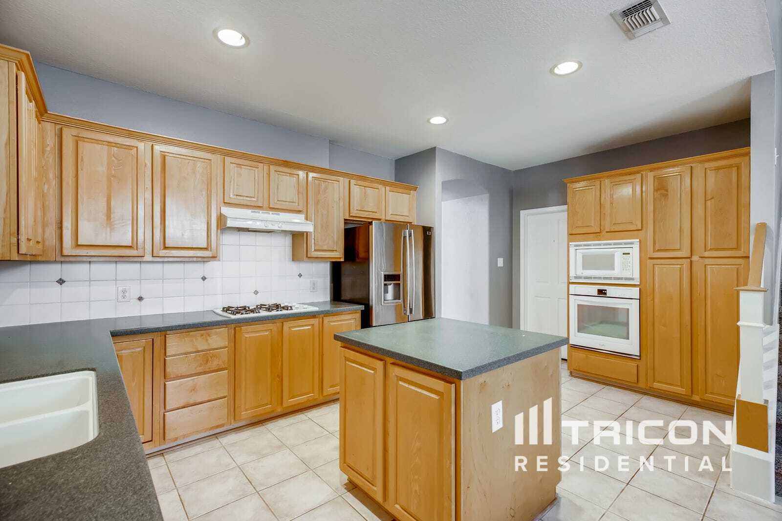 Building Photo - 3402 Marion Cir