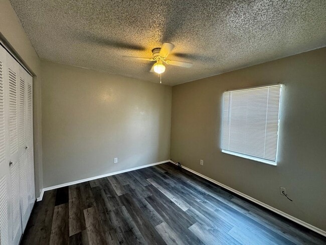 Building Photo - Renovated, Updated & Spacious Home