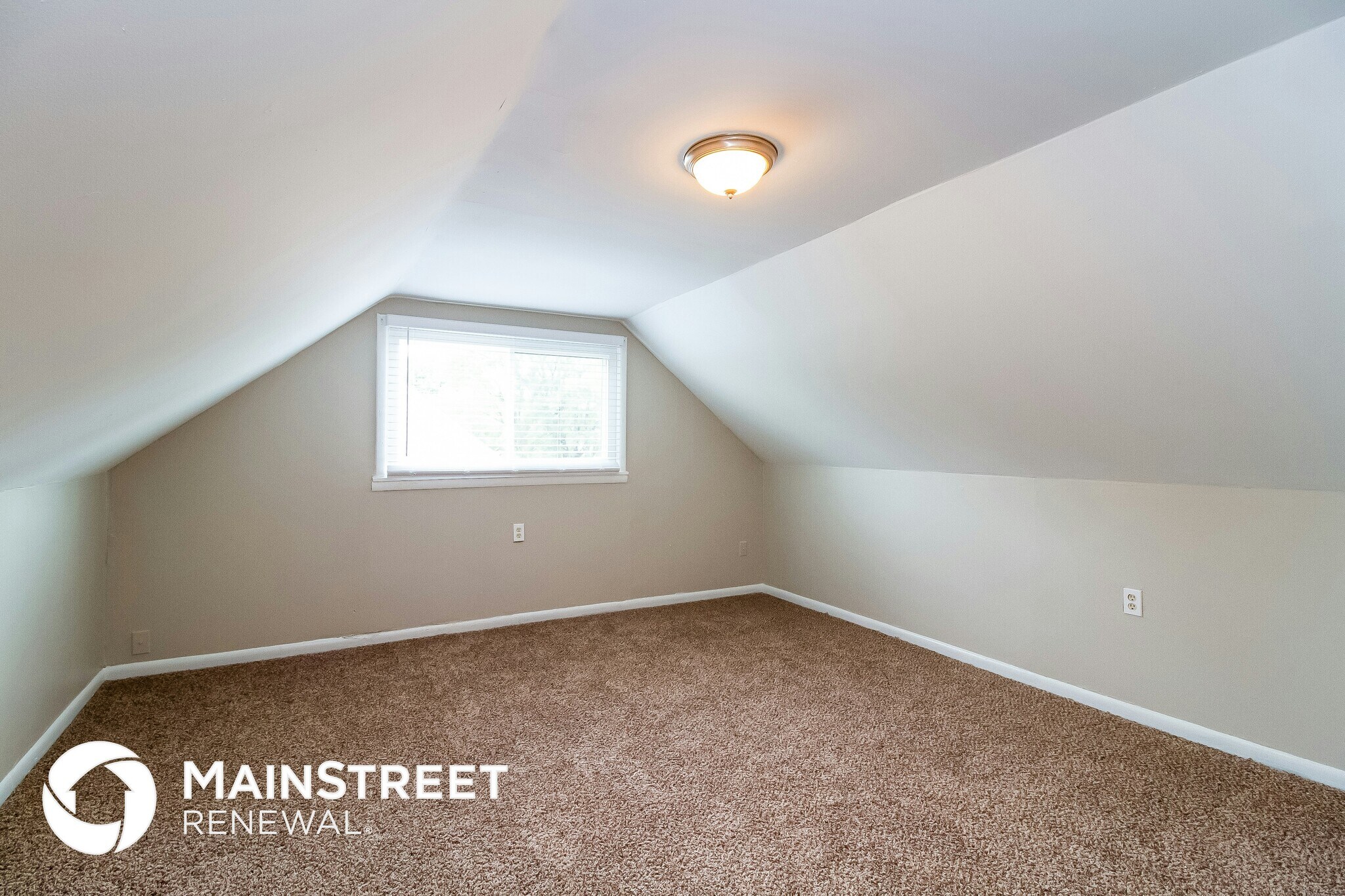 Building Photo - 1689 Geraldine Ave