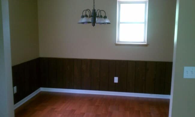 Building Photo - Picturesque cottage in vacation like setting! Stunning views of Tipsoco lake