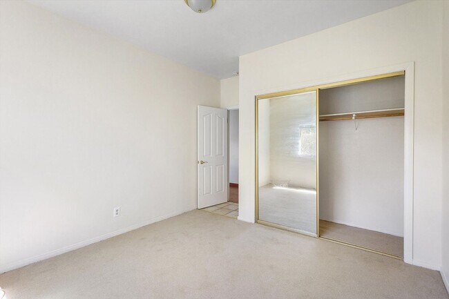 Building Photo - 1431 Linden St