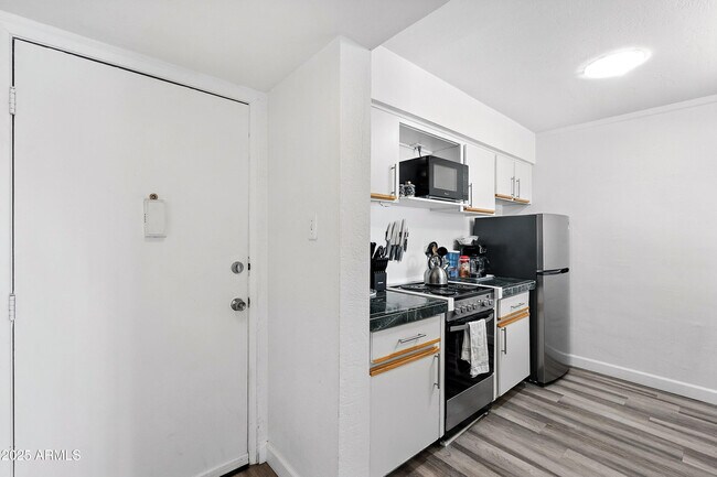 Building Photo - 3313 N 68th St