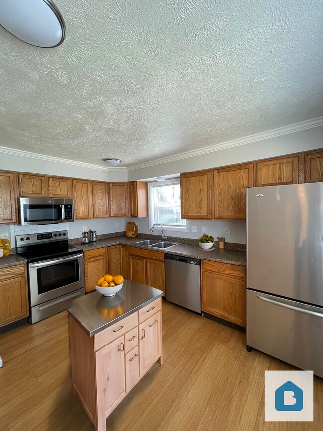 Building Photo - 1104 Mazatlan Cir