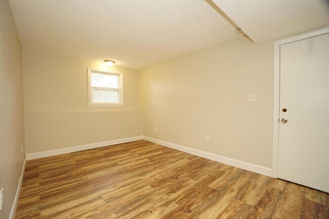 Building Photo - 42 Woodfield St