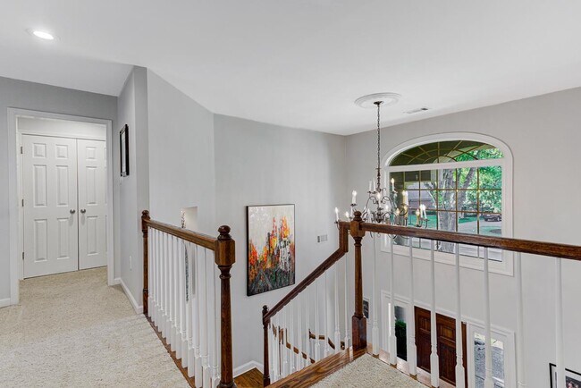 Building Photo - 1765 Hartwell Manor N