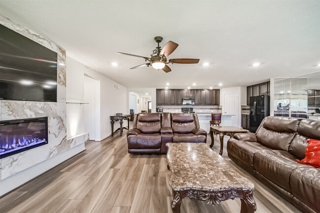 Building Photo - 25546 Kensington Lk Dr