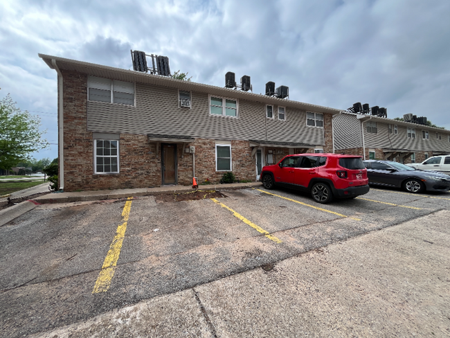 Building Photo - 6734 N Meridian Ave