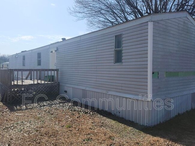 Building Photo - 2015 Keith Ln