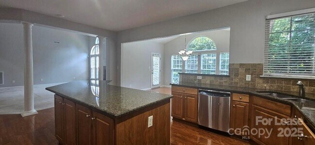 Building Photo - 6941 Augustine Way