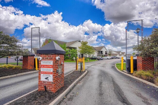 Building Photo - 5484 Cedar Springs