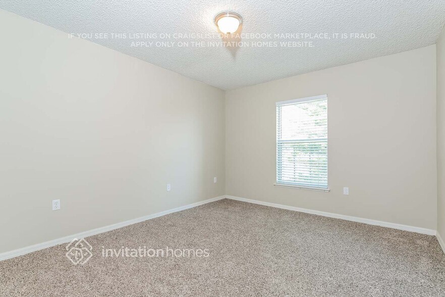 Building Photo - 1800 Brookshire Cir
