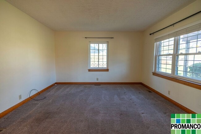 Building Photo - Cozy Ranch Home