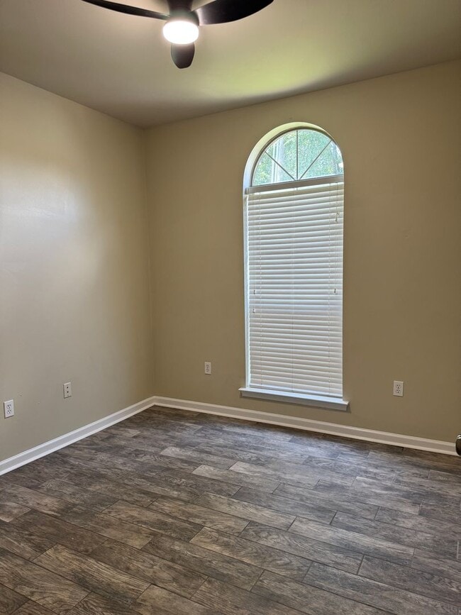 Building Photo - Beautiful Rental in Walker, LA