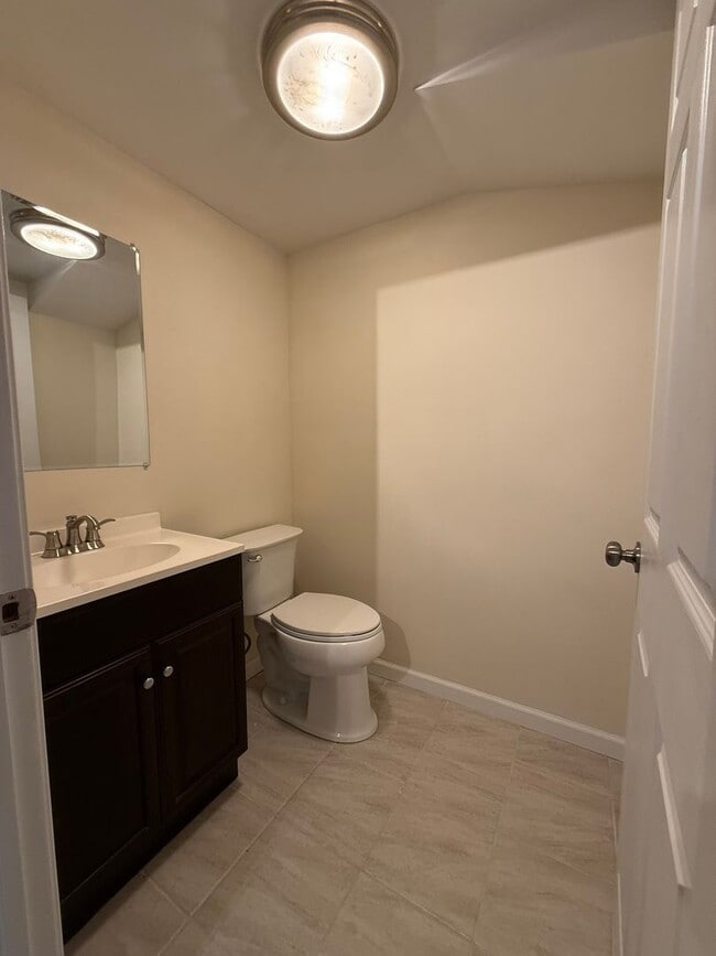 Building Photo - 136 Kestrel Ln