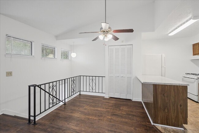 Building Photo - 1205 Natchez Trce SW