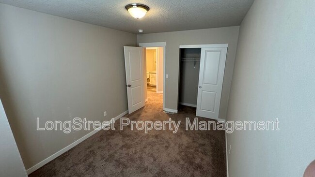 Building Photo - 5727 NW Torchcrest Pl