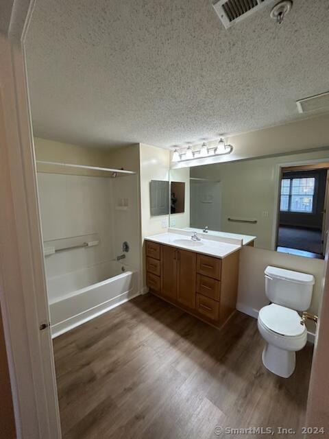 Building Photo - 488 Bedford St