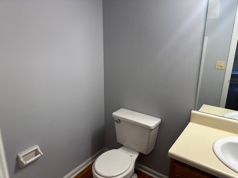 Building Photo - 1057 Rock Creek Ln