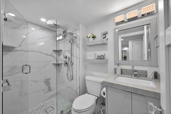 Building Photo - 2860 S Ocean Blvd