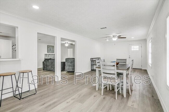 Building Photo - 185 Weiss Bluff Rd