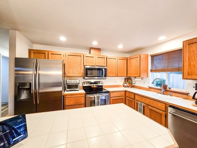 Building Photo - Gleneagle Rambler