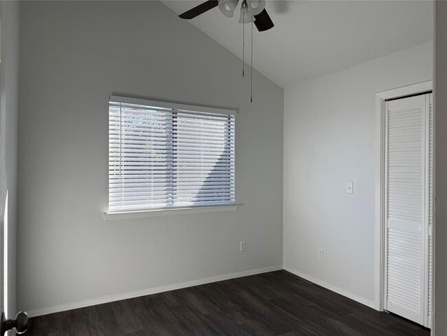 Building Photo - 3205 MacArthur Ave